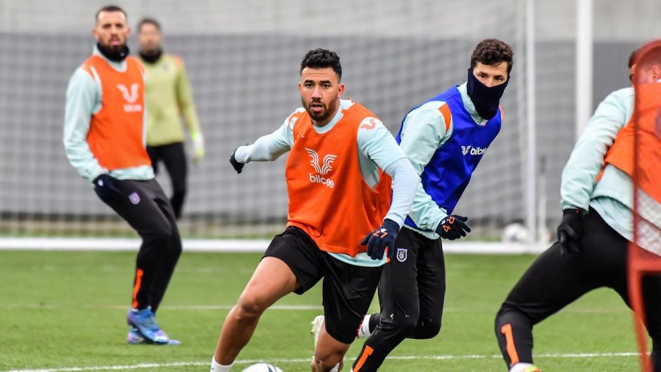 Başakşehir’de Trezeguet ve Pizzi başarıdan emin