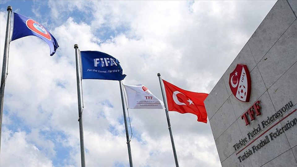 Rakibine tekme atarak yaralayan futbolcuya 17 maç ceza