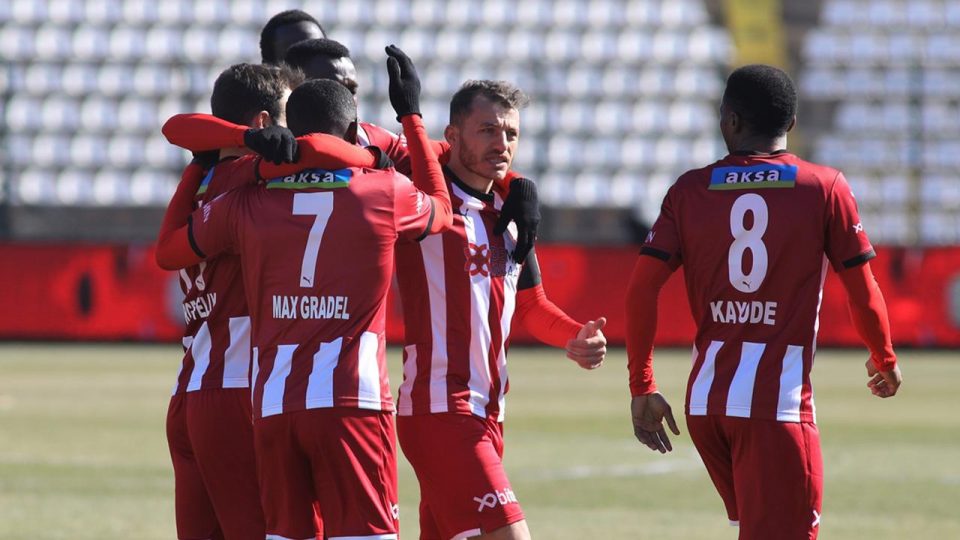 Sivasspor kupada sürprize izin vermedi